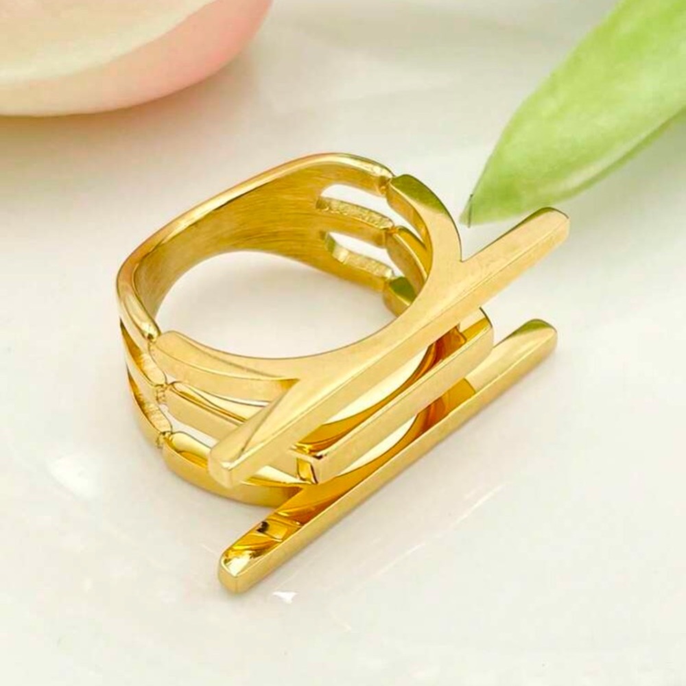 Gold Contemporary Spiral Ring